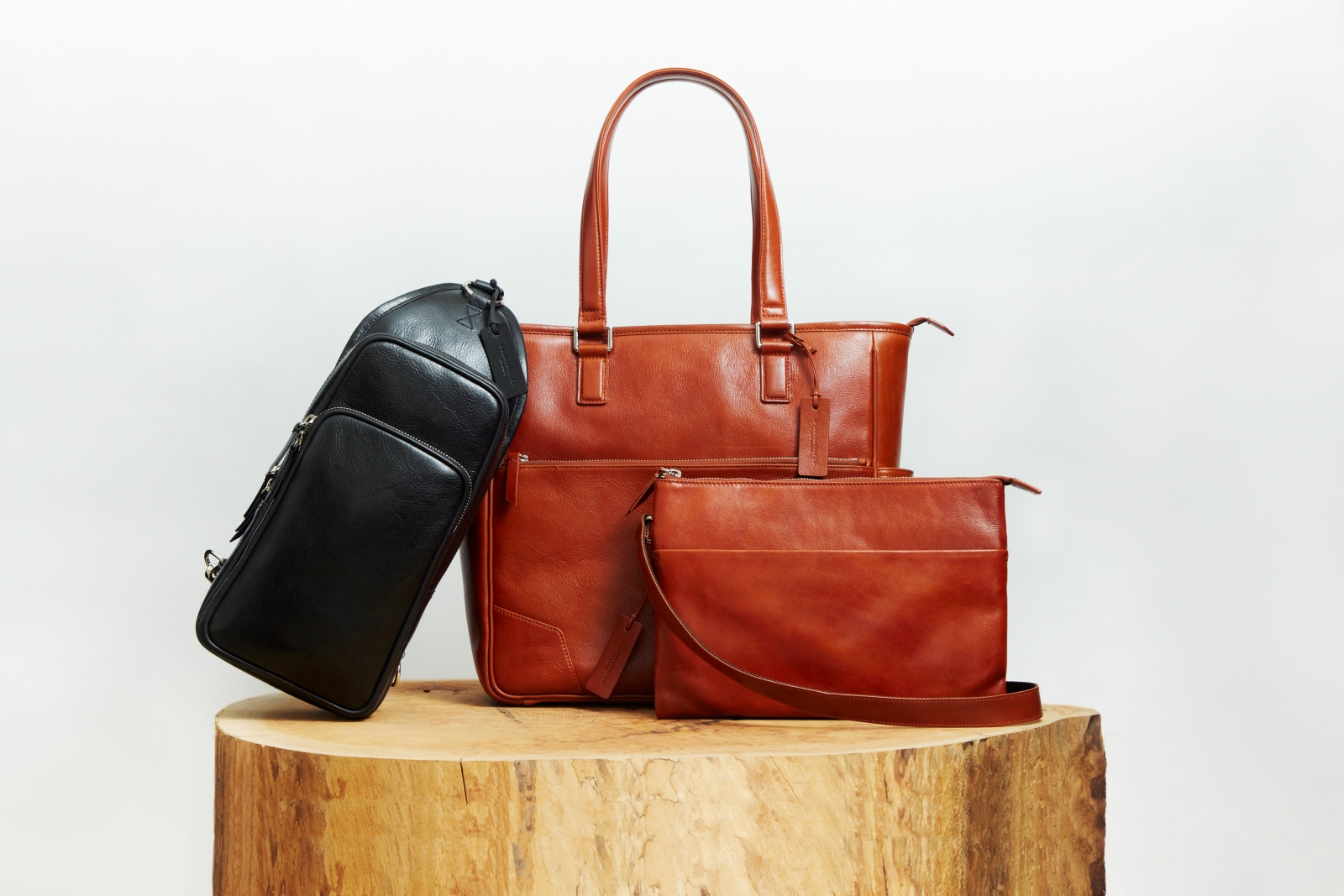 本革のバッグ・財布の通販なら - 「Genuine Leather」通販サイト