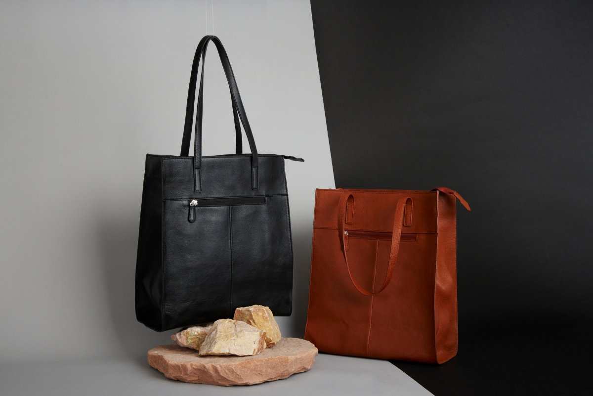 本革のバッグ・財布の通販なら - 「Genuine Leather」通販サイト